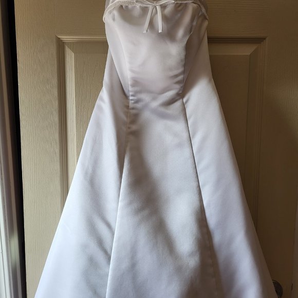 Michelangelo David's Bridal Wedding Dress - Picture 9 of 12